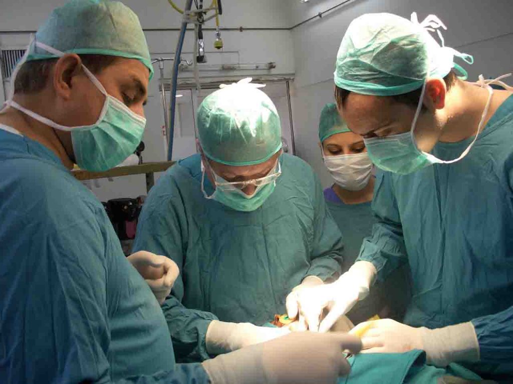 Corruzione nella sanità, l’indagine: 4 arresti tra cui un primario