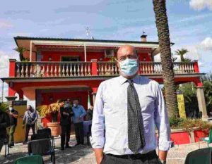 Zingaretti: "Avverto il peso e la fatica di un doppio ruolo"