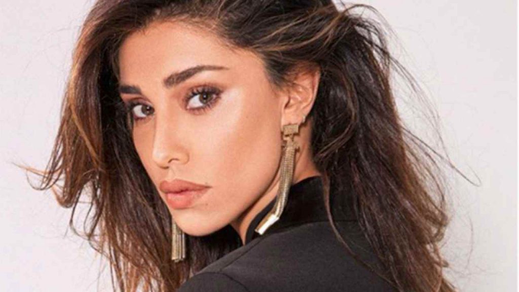 Belen Rodriguez imbianca casa con Antonino, prove di convivenza VIDEO