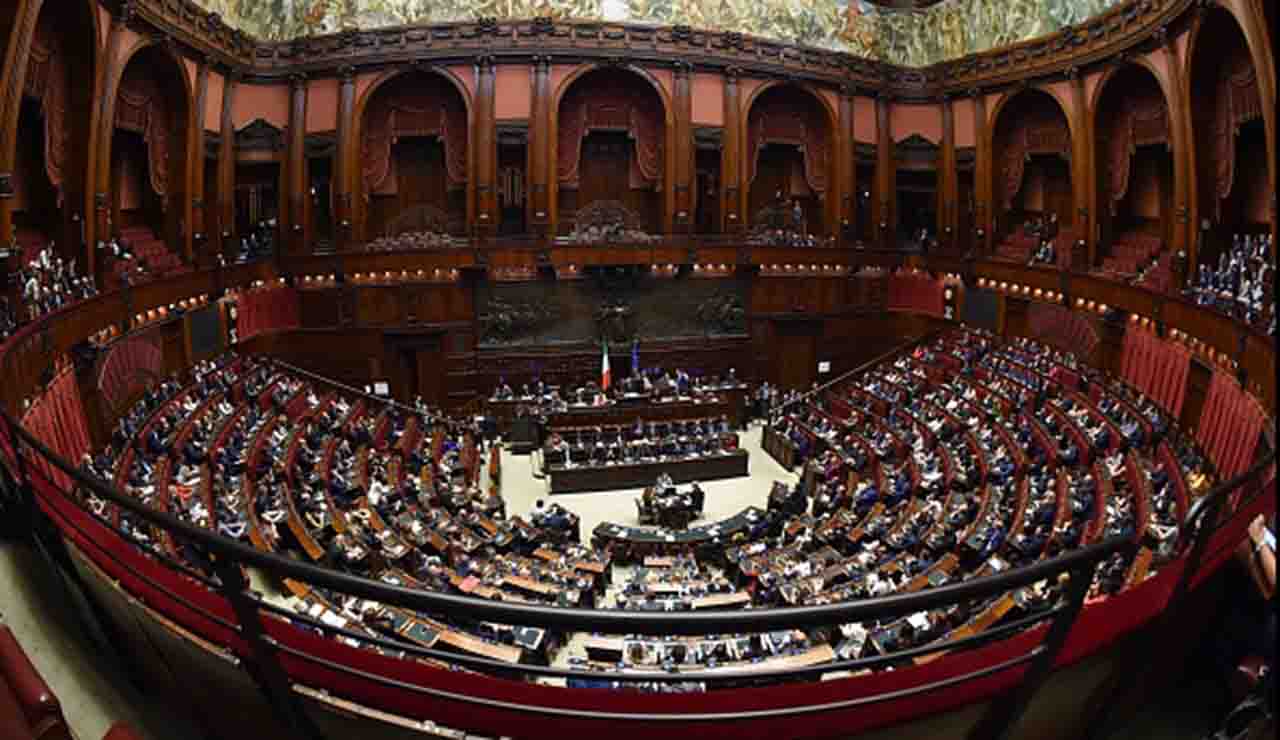 Gli 11 impegni del governo: la risoluzione della maggioranza alla Camera