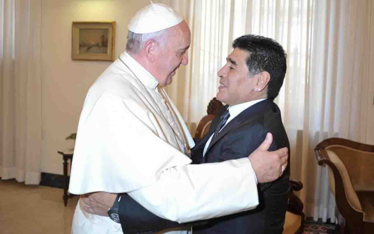 Il dono del Papa alla famiglia di Maradona