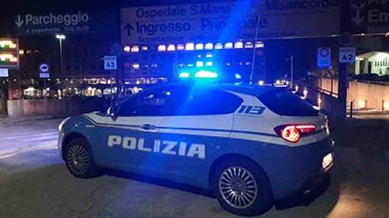 Ragazzo tenta di violentare un'anziana in ospedale