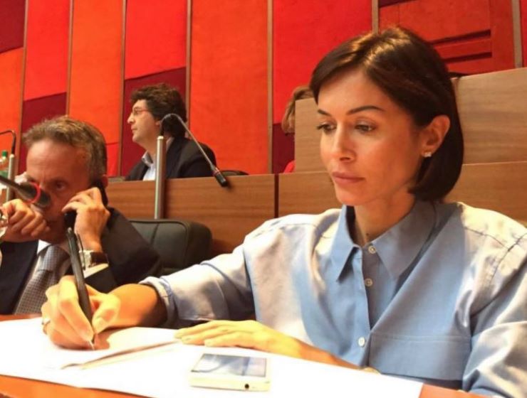 Napoli, Carfagna si dimette dal Consiglio comunale ma resta in Parlamento - www.meteoweek.com