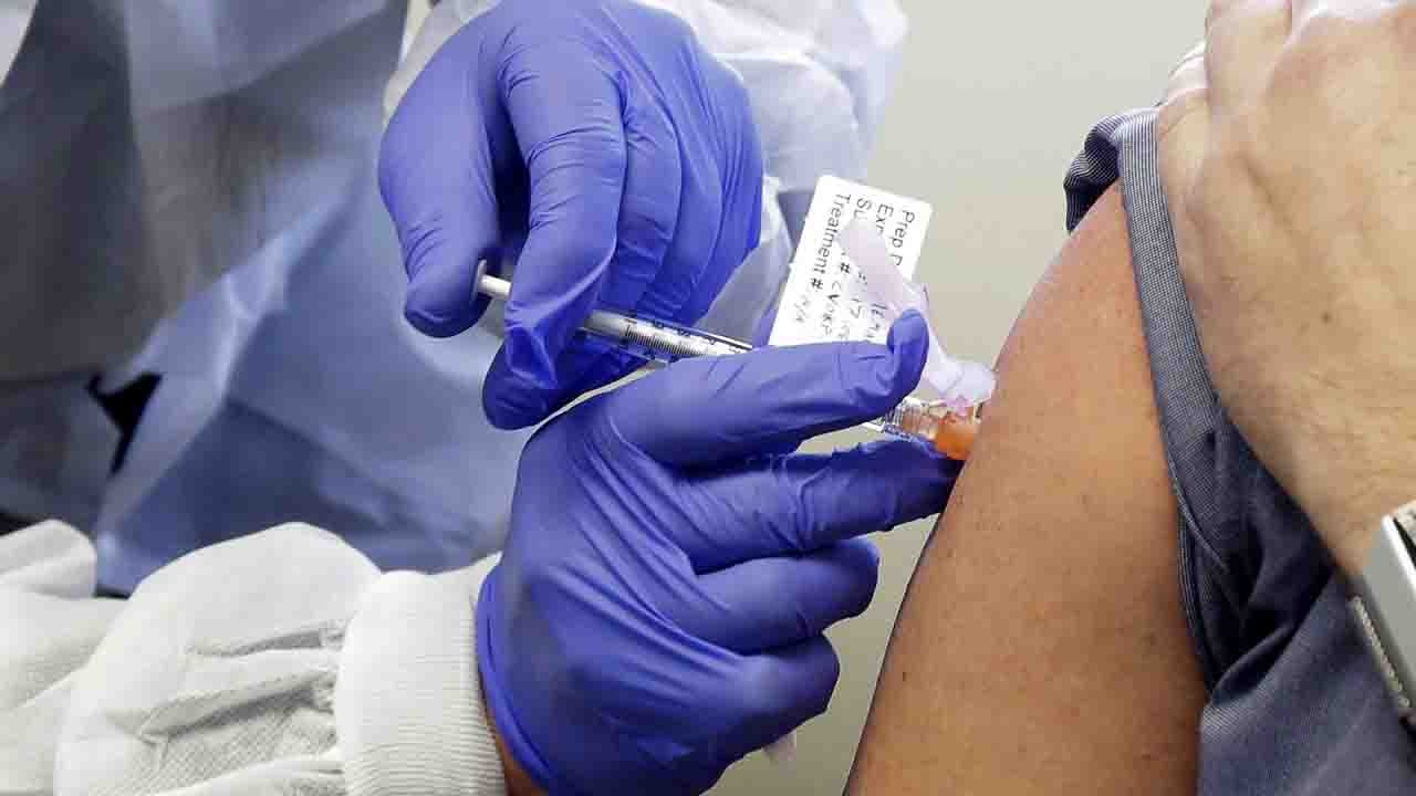 covid vaccino lombardia 200mila soggetti coinvolti