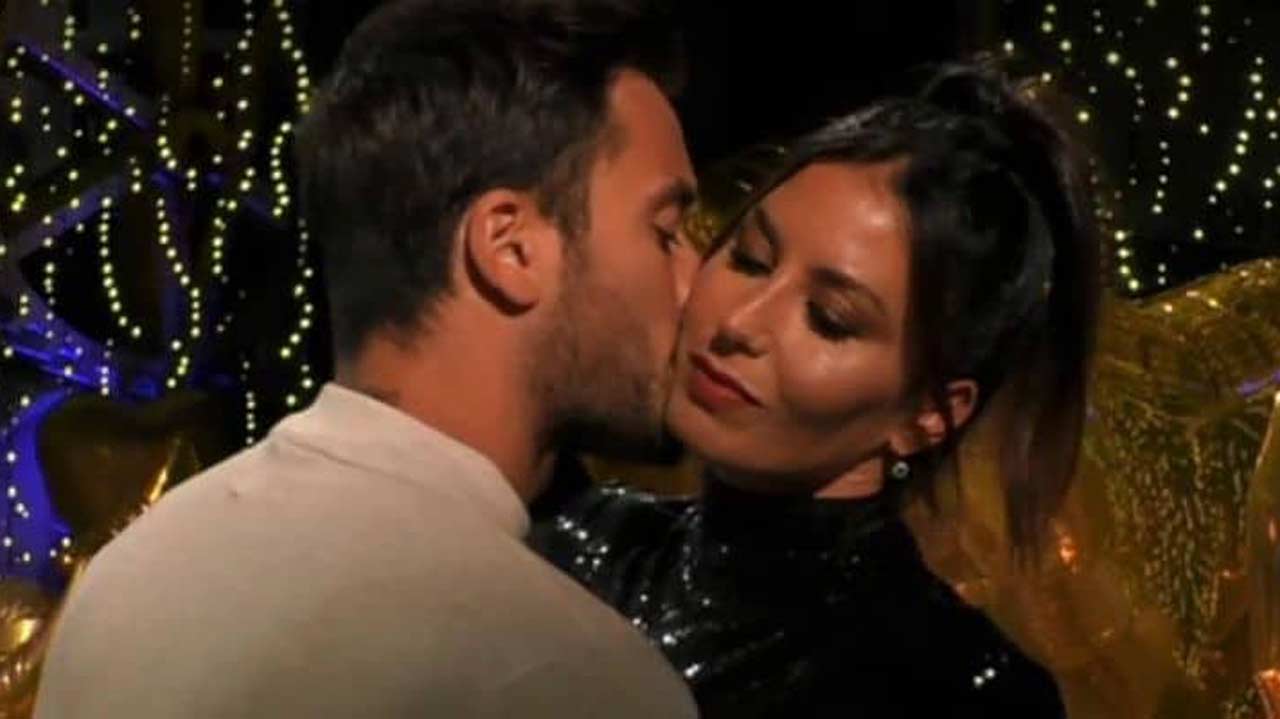 Gf Vip Elisabetta E Pierpaolo Confessionale Al Bacio Rossetto Sbavato