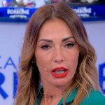 Ida Platano commenta la frequentazione di Roberta e Riccardo: “Vadano a fanc**o” Ida Platano commenta la frequentazione di Roberta e Riccardo: “Vadano a fanc**o”