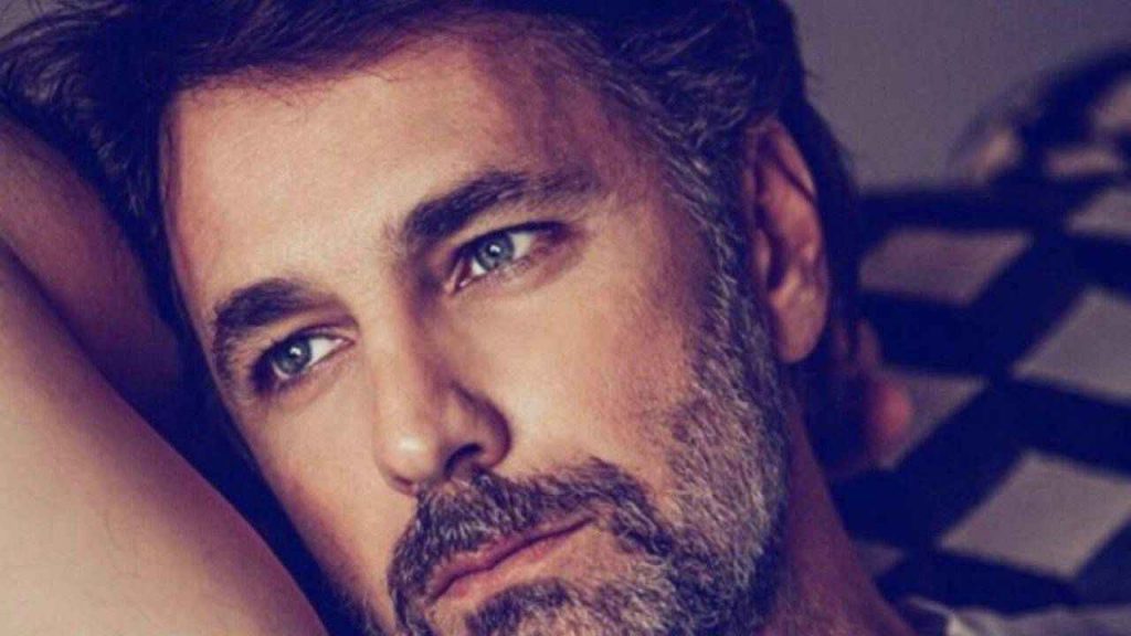 Raoul Bova travolto dalle passioni: l’attore racconta i suoi istinti notturni