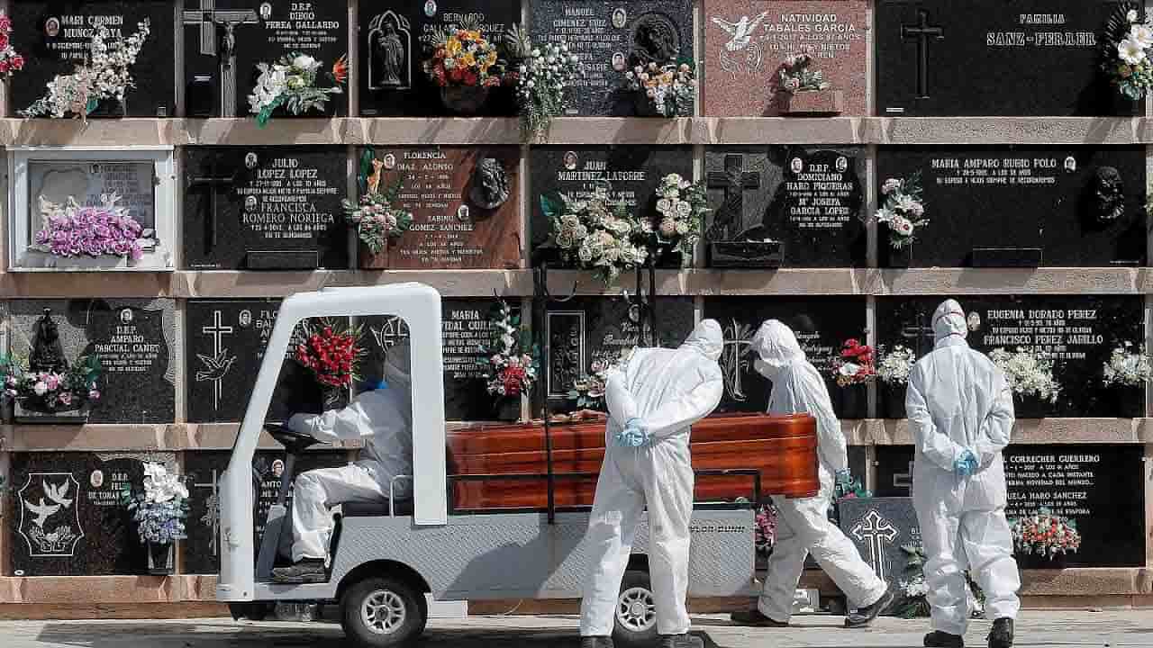 L'epidemia in Spagna: '45.000 morti già a maggio'