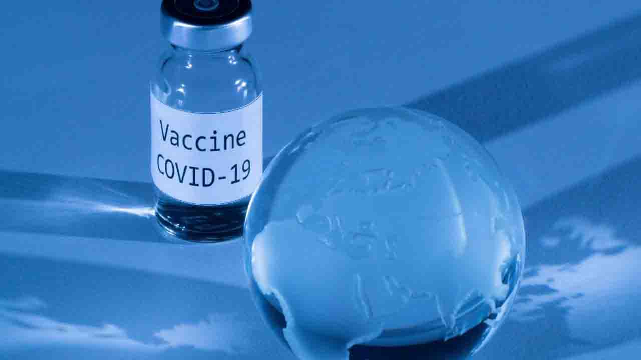 Piano vaccini, l'obiettivo è partire prima della terza ondata