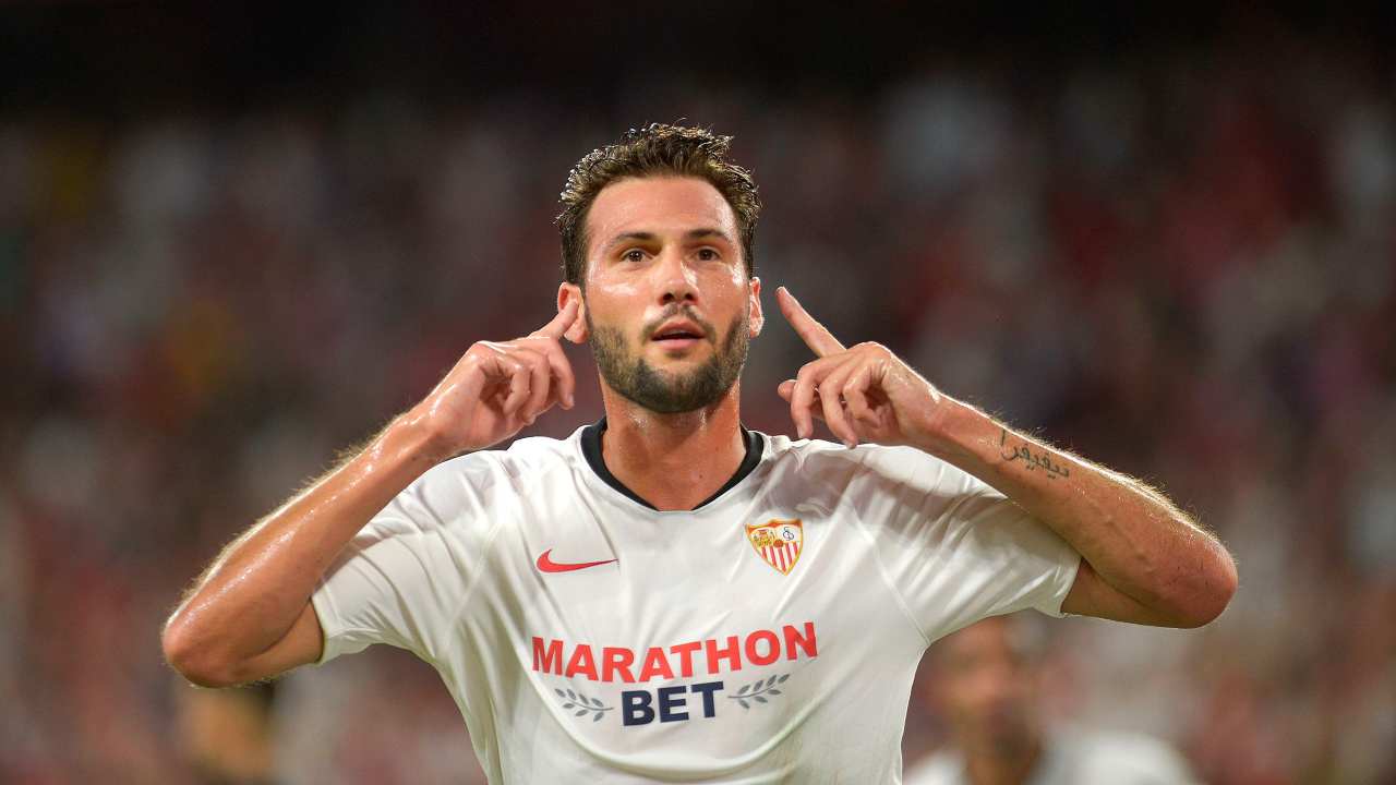 Il centrocampista del Siviglia Franco Vasquez celebra il suo gol contro il Celta Vigo, 30 agosto 2019 (foto di Cristina Quicler / AFP via Getty Images)