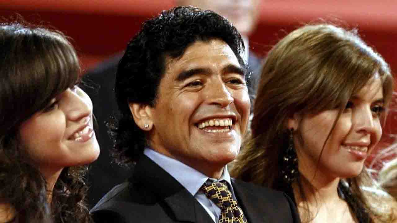 Maradona, escluse le figlie e la ex moglie dal testamento