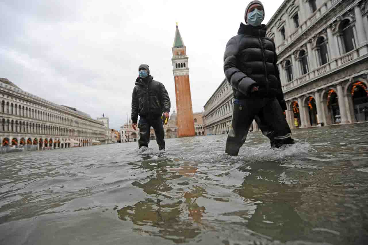 Luigi Brugnaro Acqua alta a Venezia Mose non attivato