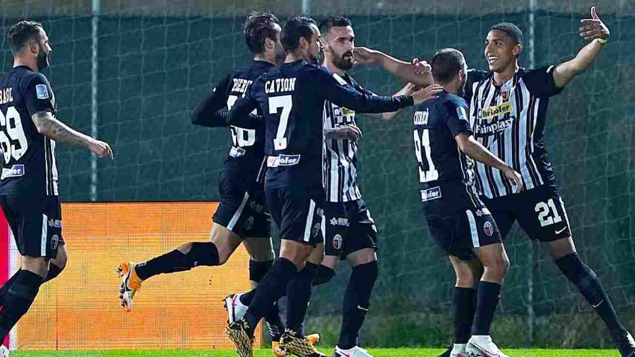 Ascoli, Abdelhamid Sabiri festeggia il gol su punizione alla Reggina, 20 ottobre 2020 (foto Instagram @abdelhamidsabiri)