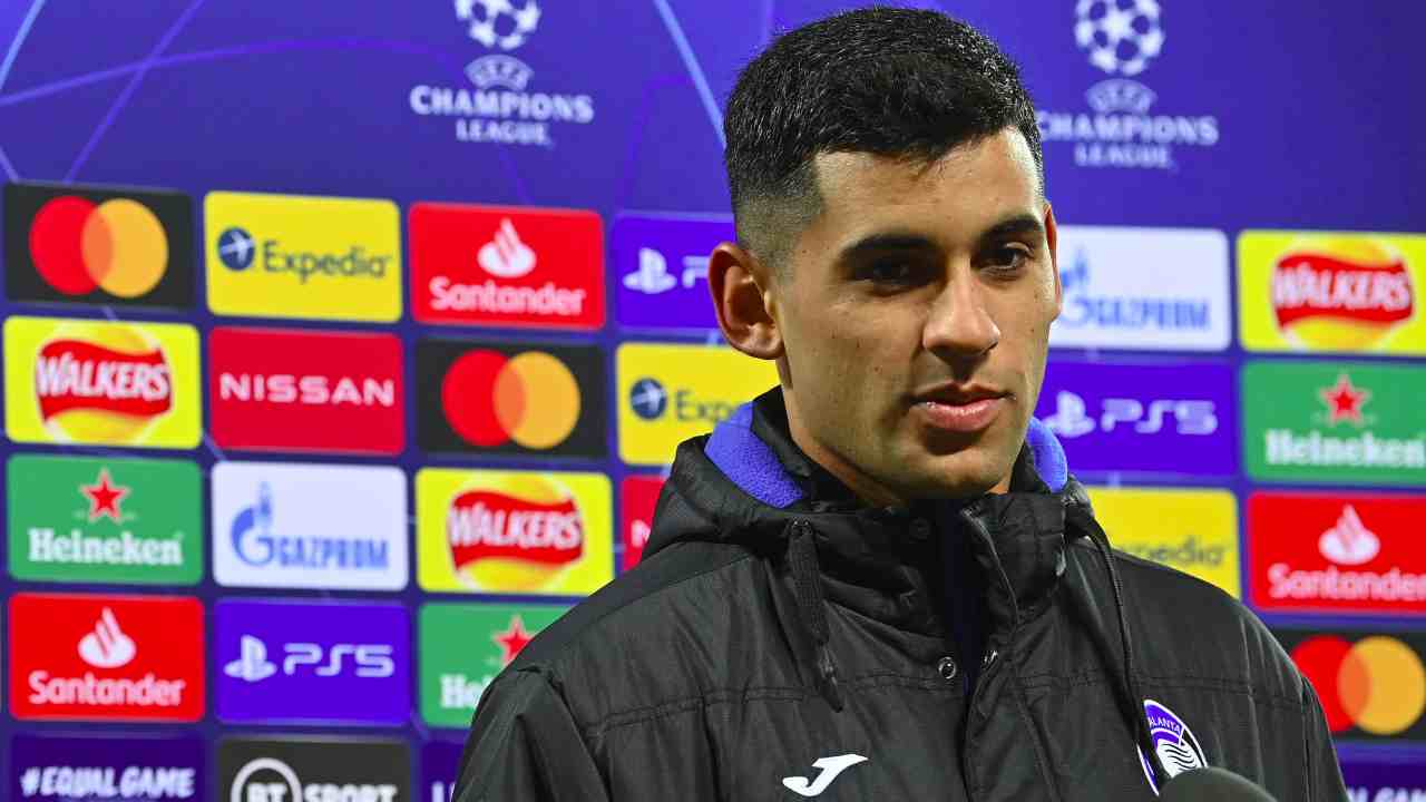 Atalanta, il difensore centrale Cristian Romero in conferenza stampa dopo la partita di Champions League con il Liverpool, 25 Novembre 2020 (Photo by Paul Ellis - Pool/Getty Images)