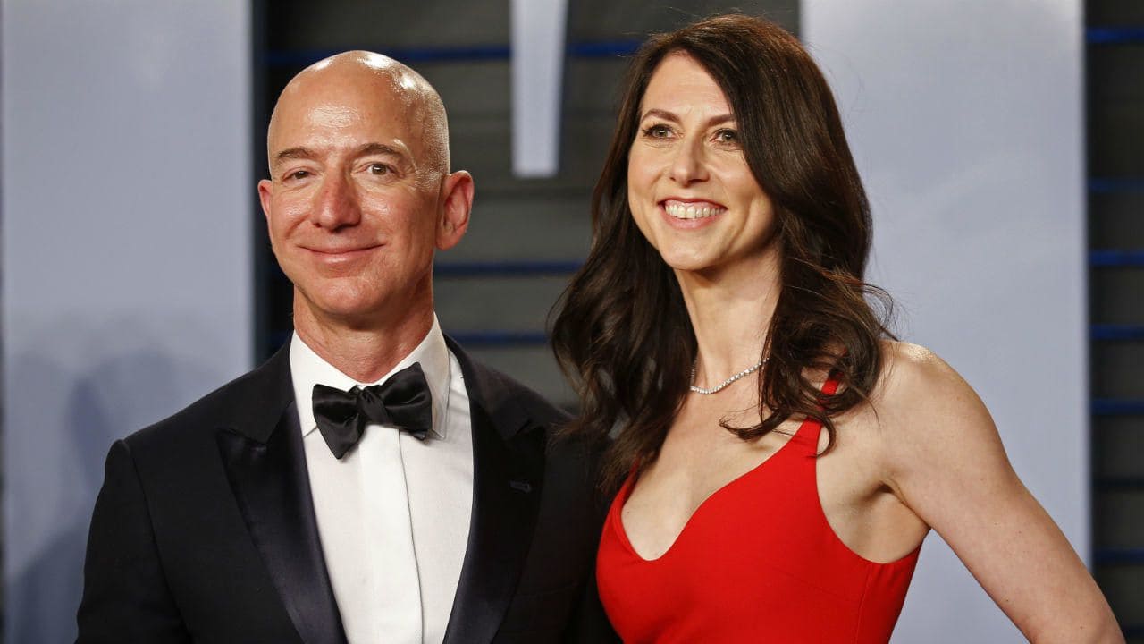 ex moglie bezos dona miliardi