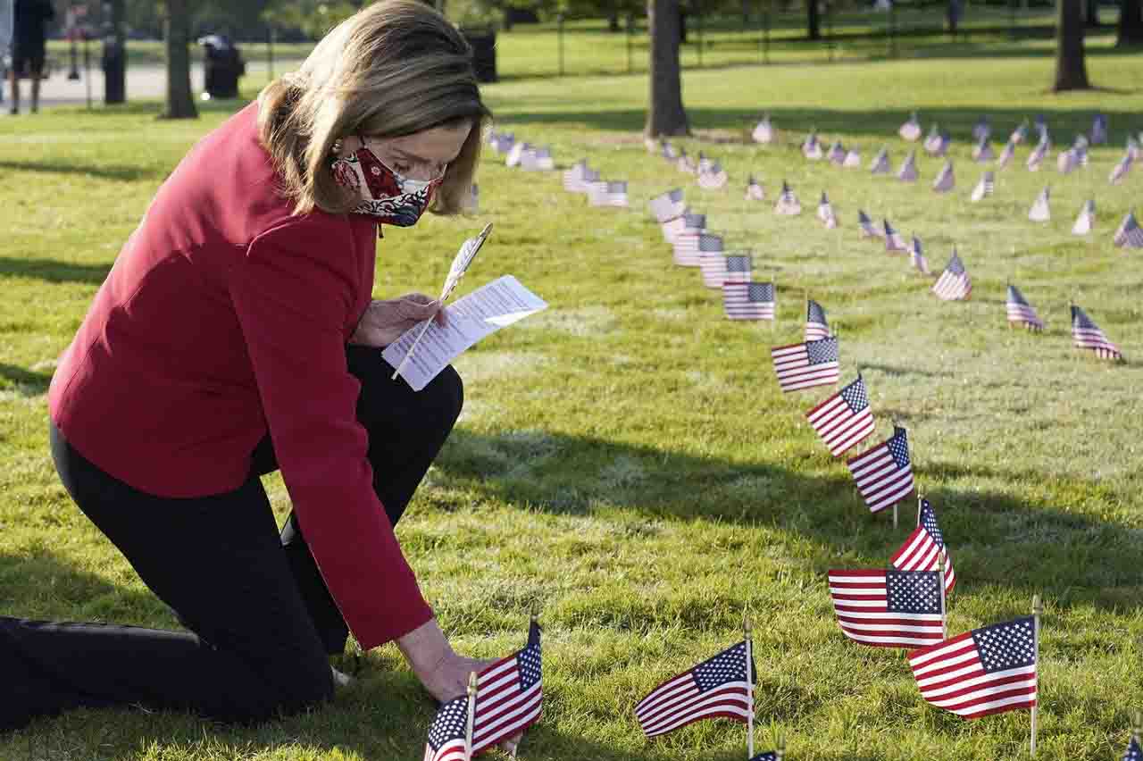 Covid, in America morti record, 3.157 in un giorno: «Più degli attentati dell'11 settembre»