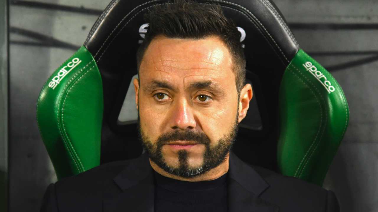 Sassuolo, l'allenatore Roberto De Zerbi a bordocampo nella partita con il Bologna, 8 novembre 2019 (foto di Alessandro Sabattini/Getty Images)