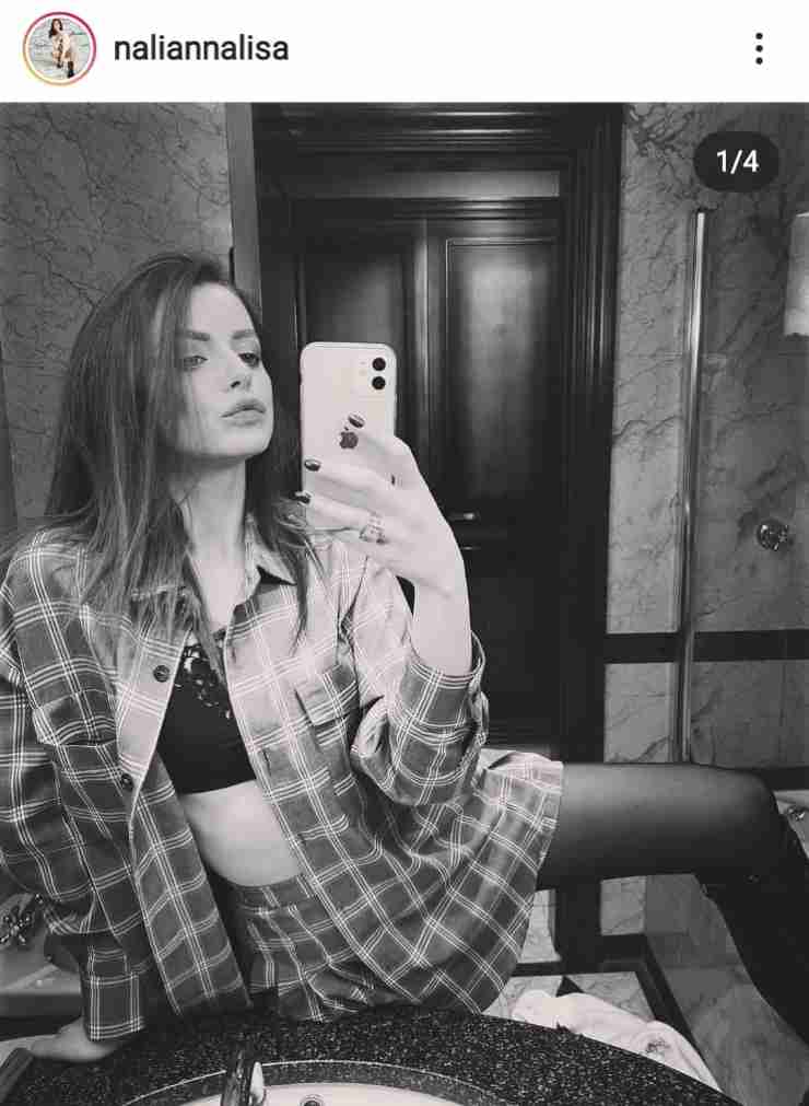 Annalisa sexy allo specchio - Fonte Instagram