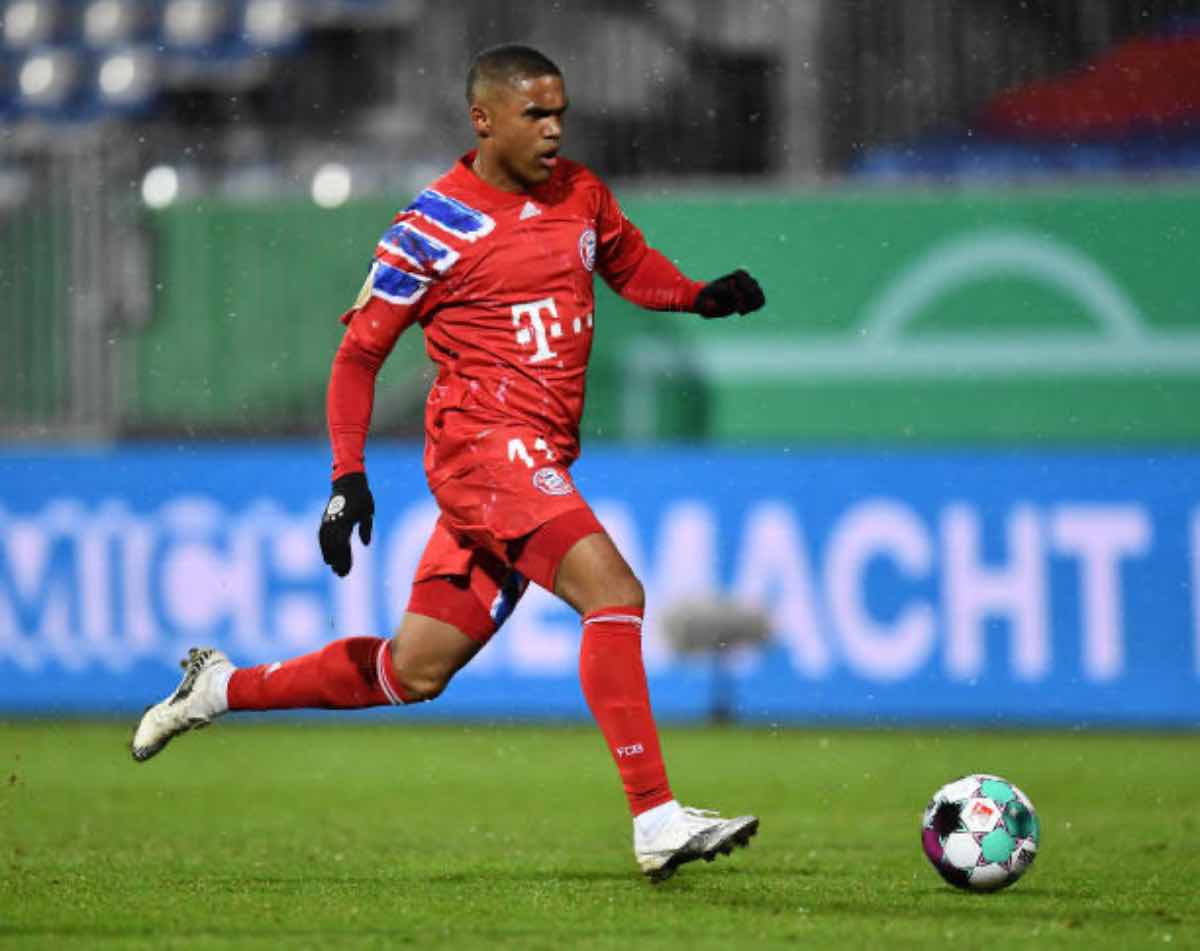 Douglas Costa con la maglia del Bayern Monaco