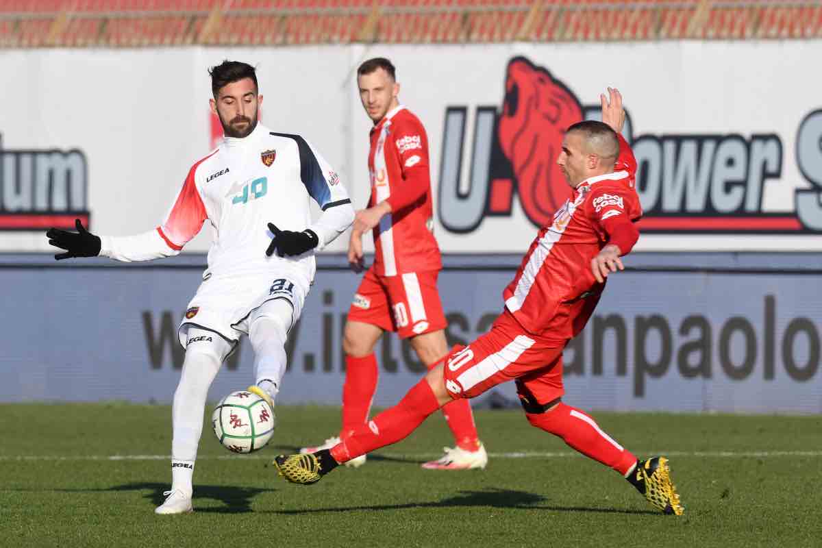 Luca Tremolada e Antonino Barillà in campo durante Monza-Cosenza