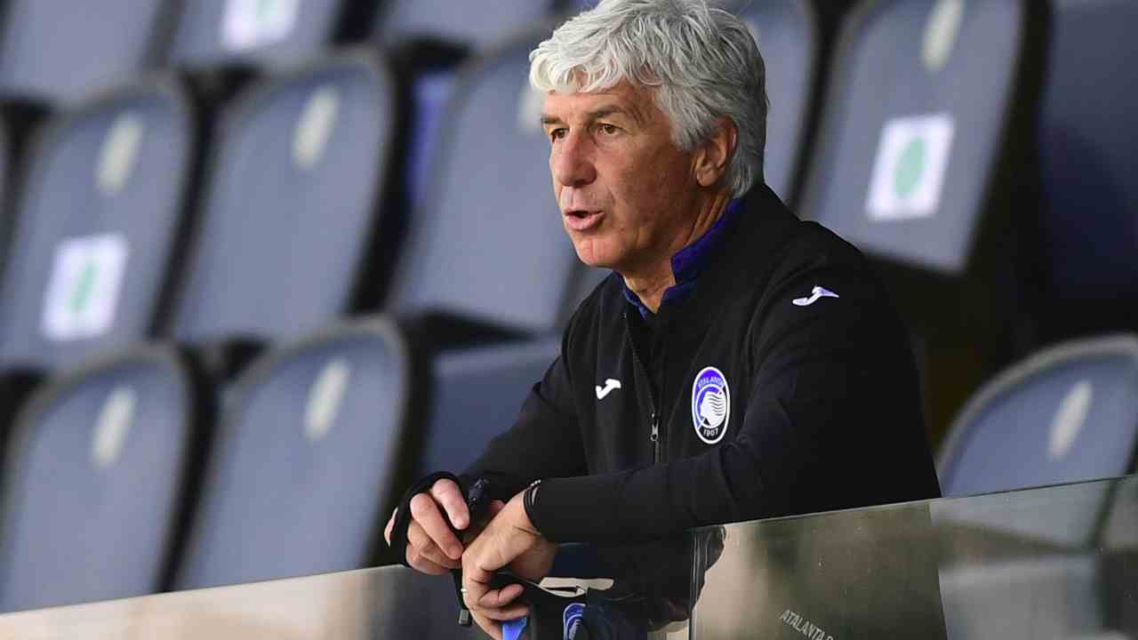 Atalanta, l'allenatore Gian Piero Gasperini a bordocampo durante la partita con ill Sassuolo del 21 giugno 2020 (Photo by Miguel Medina/AFP via Getty Images)