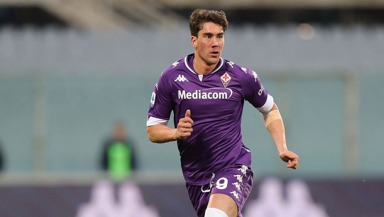 fiorentina cagliari vlahovic