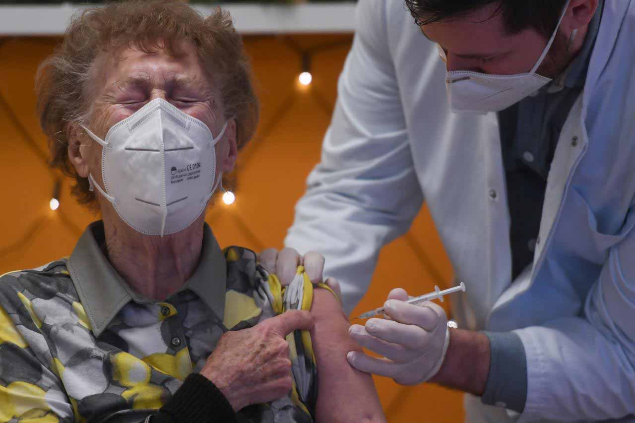 germania anziani estratti a sorte per vaccino
