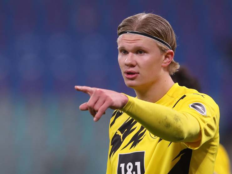 Borussia Dortmund, l'attaccante erling Haaland durante la partita di Bundesliga con il Lipsia, 9 gennaio 2021 (foto dia Ronny Hartmann/POOL/AFP via Getty Images)