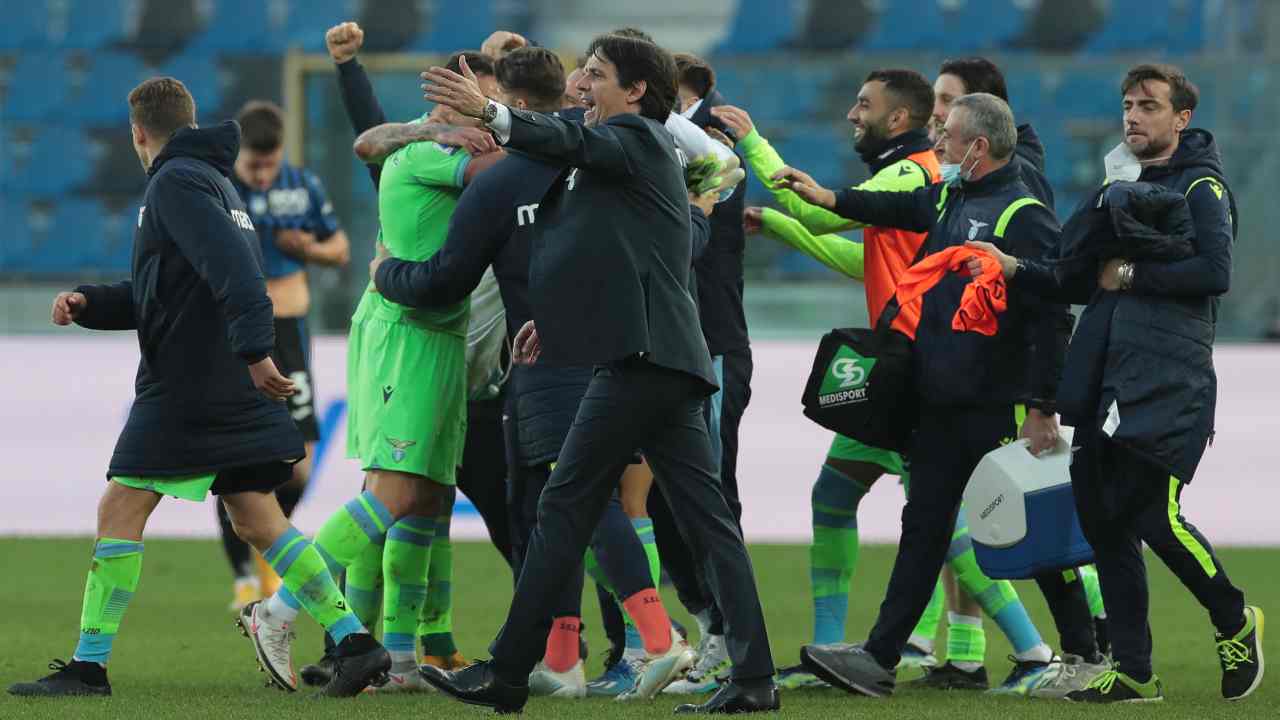 La gioia dei biancocelesti dopo la vittoria nella partita di Serie A Atalanta-Lazio del 31 gennaio 2021 (foto di Emilio Andreoli/Getty Images)