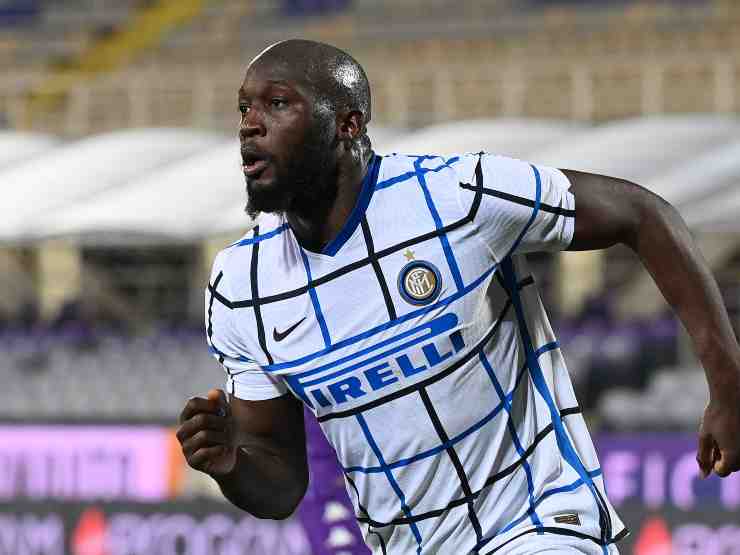 Inter, l'attaccante Romelu Lukaku festeggia il gol della vittoria nella partita di Coppa Italia con la Fiorentina, 13 gennaio 2021 (foto di Vincenzo Pinto/AFP via Getty Images)