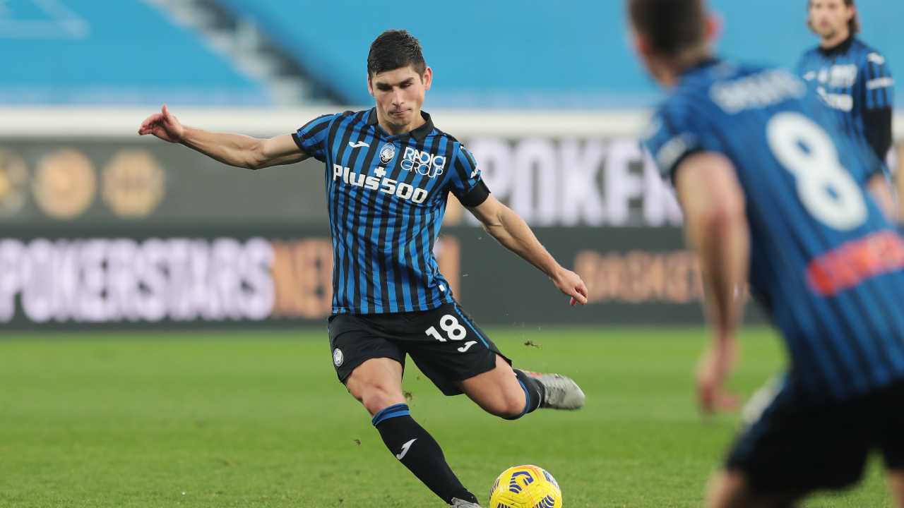 Al centro: Ruslan Malinovskyi dell'Atalanta segna il suo primo gol in nerazzurro contro la FIorentina, 13 dicembre 2020 (foto diEmilio Andreoli/Getty Images)