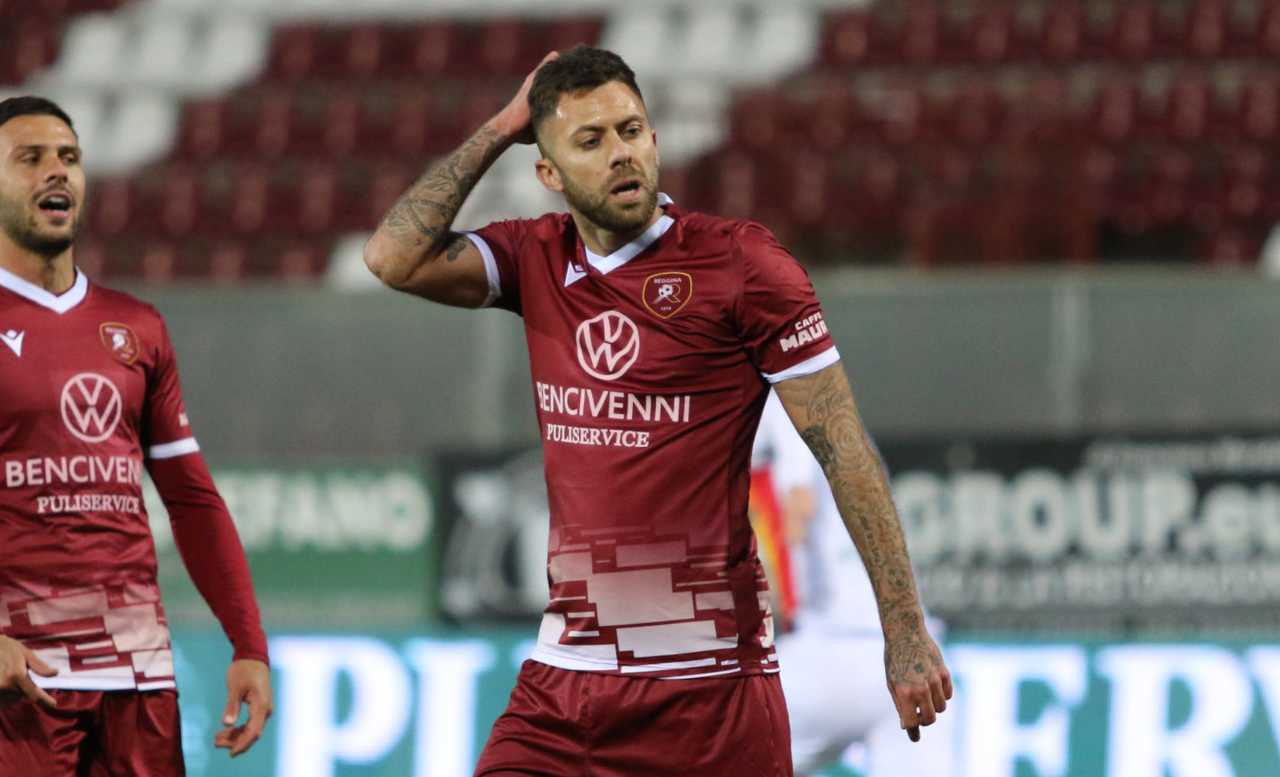 Menez sbaglia un rigore con il Lecce (Facebook Reggina1914)