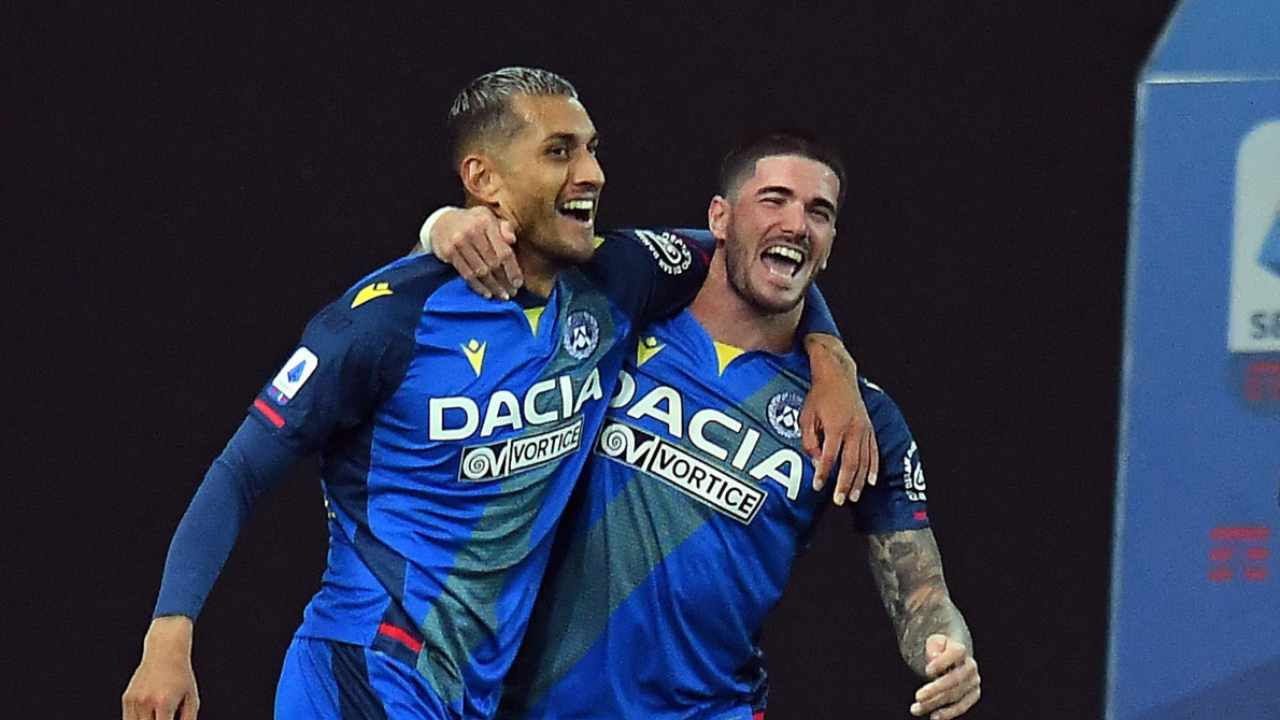 Udinese, da sinistra: Roberto Pereyra festeggia il gol al Parma con Rodrigo De Paul, 18 ottobre 2020 (foto di Alessandro Sabattini/Getty Images)