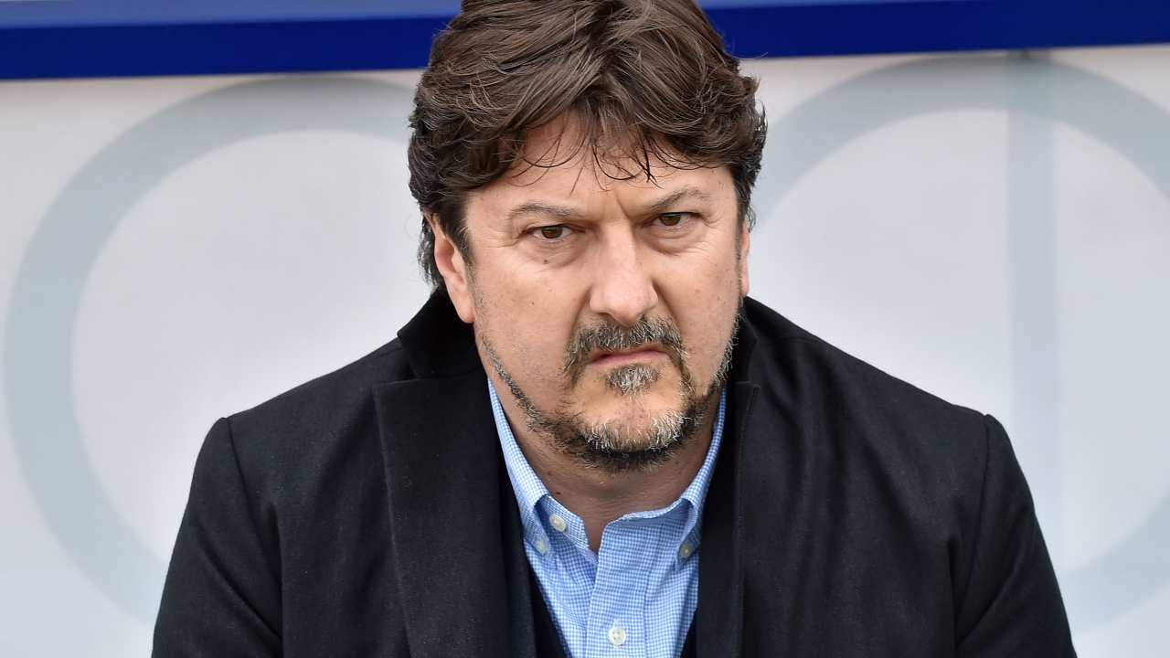 Pescara, il presidente Daniele Sebastiani guarda la partita di Serie A con il Milan, 2 aprile 2017 (foto di Giuseppe Bellini/Getty Images)