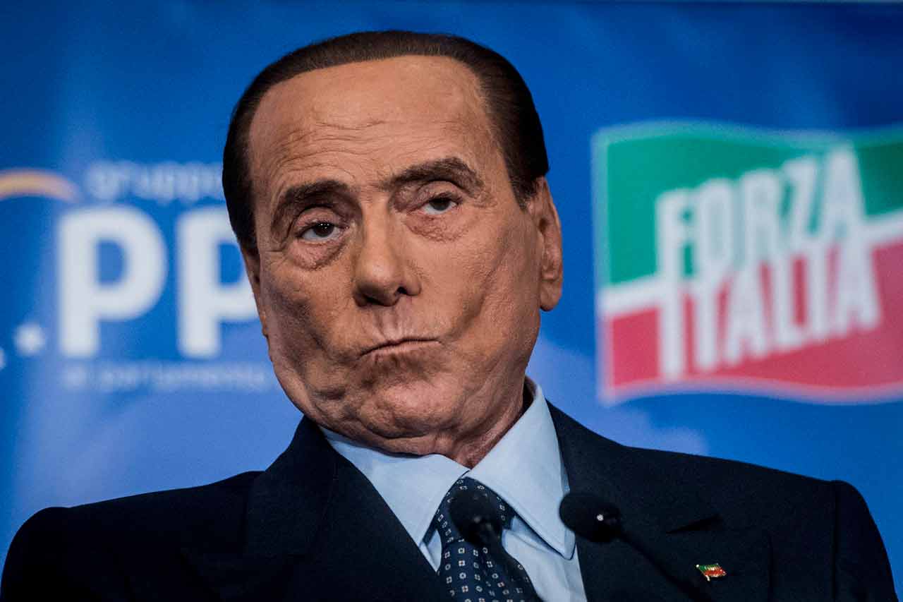 Processo escort, udienza rinviata per motivi di salute di Berlusconi
