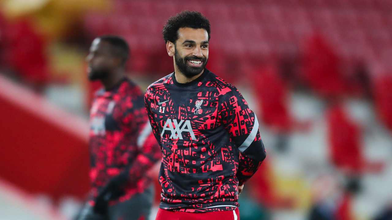 Liverpool, l'attaccante Mohammed Salah prima della partita con l'Atalanta in Champions League, 25 novembre 2020 (foto di Martin Rickett - Pool/Getty Images)