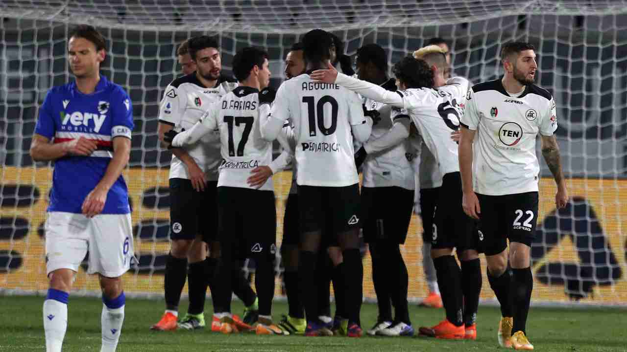 Spezia-Sampdoria dell'11 gennaio 2021: Mbala Nzola festeggia il gol del 2-1 grazie al suo calcio di rigore (foto di Gabriele Maltinti/Getty Images)