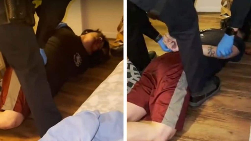 California, poliziotto gli tiene un ginocchio sul collo 