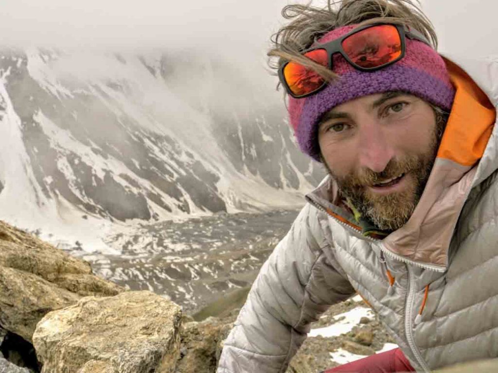 Valanga sopra Sestriere, scialpinisti travolti: morto lo sciatore estremo Cimenti