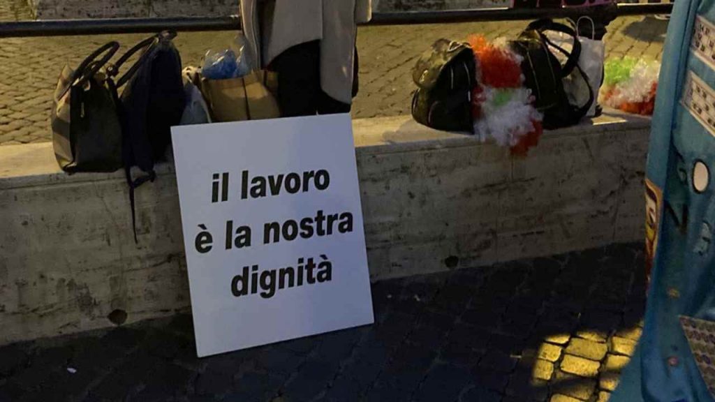 Chiusi da otto mesi, nessuno li ascolta: anche per ideologia. Il dramma delle lavoratrici del “gioco pubblico” [VIDEO]