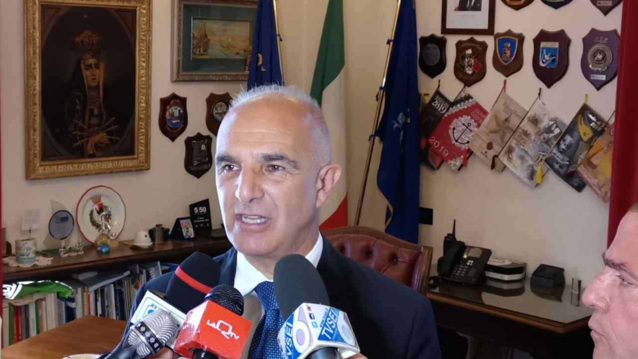 Il sindaco di Pescara Carlo Masci parla alla stampa dopo il suo insediamento, 10 giugno 2019