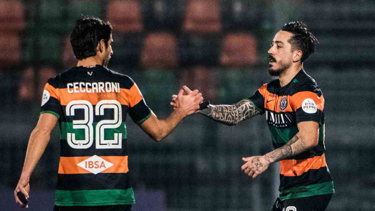 Venezia, la gioia di Pietro Ceccaroni e Francesco Di Mariano dopo un gol (foto © Venezia Football Club)