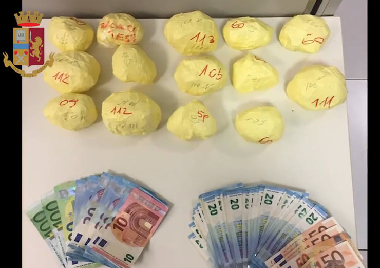 Traffico di droga tra l'Italia e l'Albania: la polizia smantella due bande, 37 arresti [VIDEO]