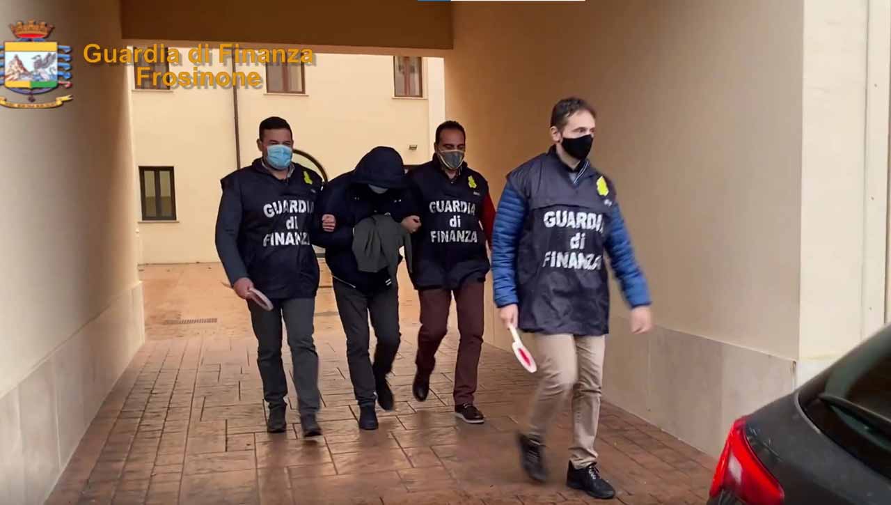 Estorsione e frode fiscale: 17 arresti della Guardia di Finanza