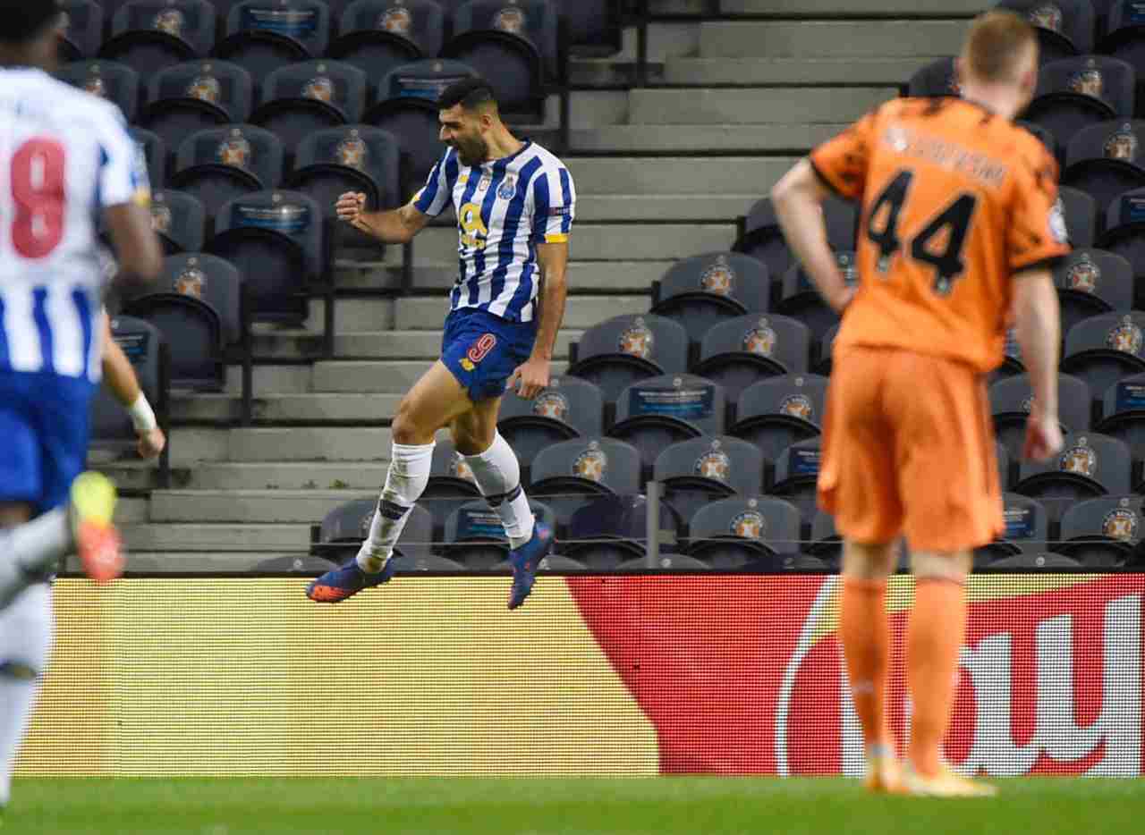 Esulta Taremi, 1-0 Porto (Photo by MIGUEL RIOPA/AFP via Getty Images)