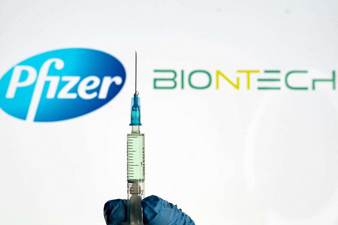 Pfizer e Biontech rassicurano l'Ue: 75 milioni di dosi di vaccino in più entro giugno