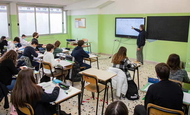 Varianti Covid, nuovo allarme per la scuola