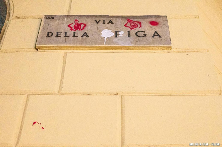 Blitz femminista in città, cambiati i nomi alle vie: «Uomini, stupratori e colonizzatori» [FOTO]