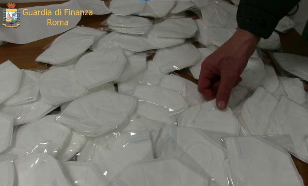 Inchiesta GdF sulle forniture di mascherine: 3 arresti, sequestri per 22 milioni