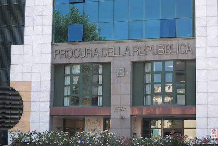 Prof morta dopo il vaccino, la Procura sequestra il cellulare